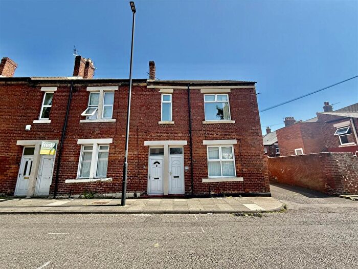 3 Bedroom Flat To Rent In Silkeys Lane, North Shields, NE29