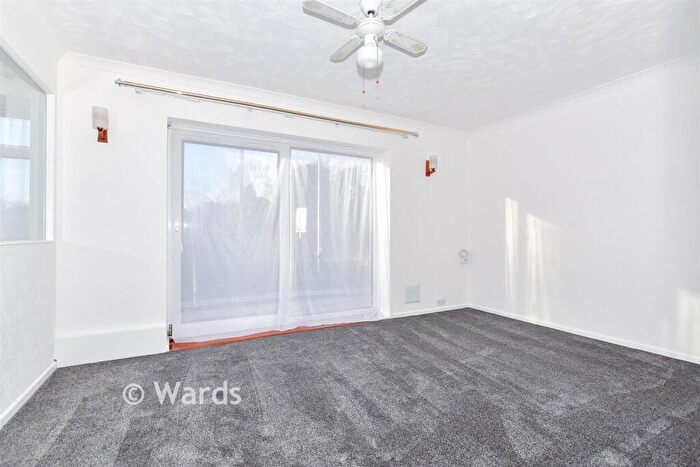 3 Bedroom Semi Detached House For Sale In Meadow Crescent, Upper Halling, Rochester, Kent, ME2