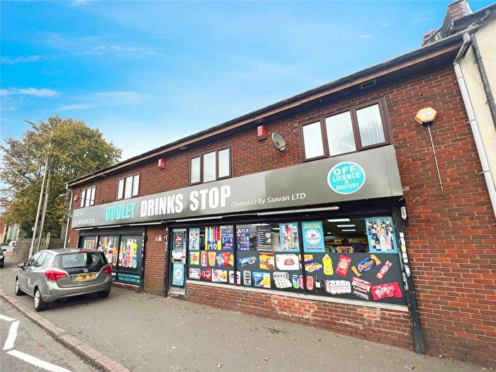 2 Bedroom Flat To Rent In Wolverhampton Street, Dudley, West Midlands, DY1