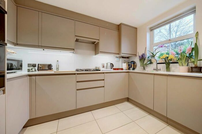 3 Bedroom Terraced House To Rent In Tersha Street, Richmond, TW9