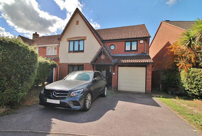4 Bedroom Detached House For Sale In Fern Drive, Havant, PO9