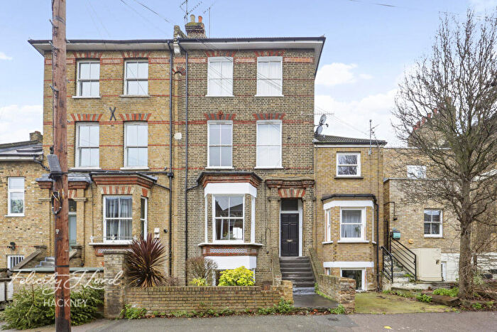 1 Bedroom Flat For Sale In Brookfield Road, London, E9