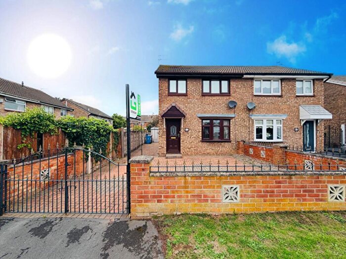 3 Bedroom Semi Detached House For Sale In Perth Close, Melling Mount, L33