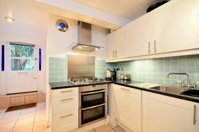 1 Bedroom Flat To Rent In Oxford Road South, Gunnersbury, London, W4