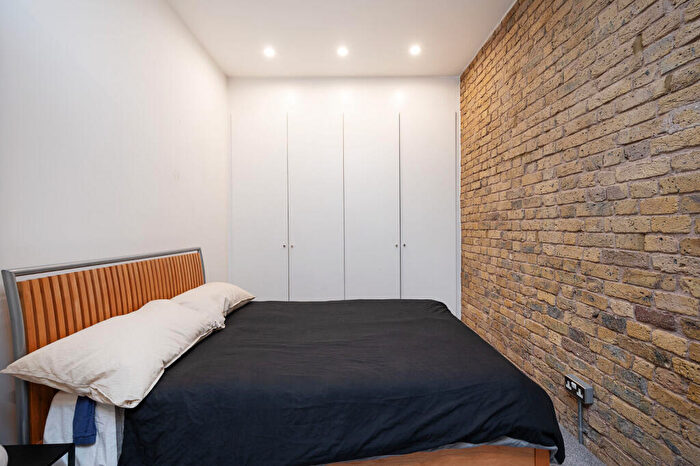 2 Bedroom Flat For Sale In Chandlery House, Gowers Walk, Aldgate, London, E1