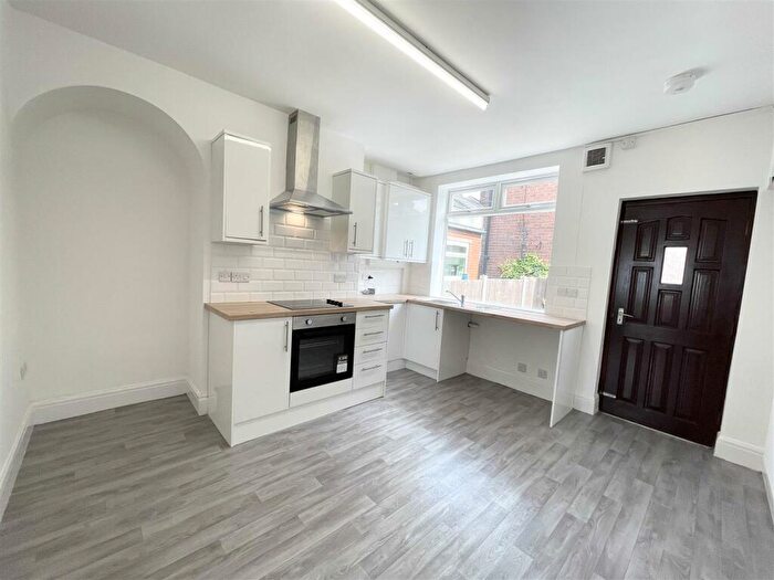 2 Bedroom Town House To Rent In Castlefield Street, Shelton, Stoke-On-Trent, Staffordshire, ST4
