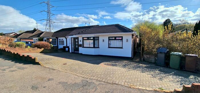 4 Bedroom Property To Rent In Duncan Way, Bushey, WD23