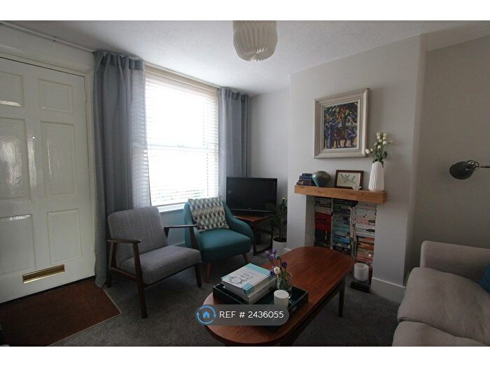 2 Bedroom End Of Terrace House To Rent In Denzil Road, Guildford, GU2
