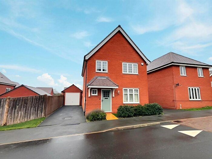 4 Bedroom Detached House For Sale In Foragers Way, Mickleover, Derby, DE3