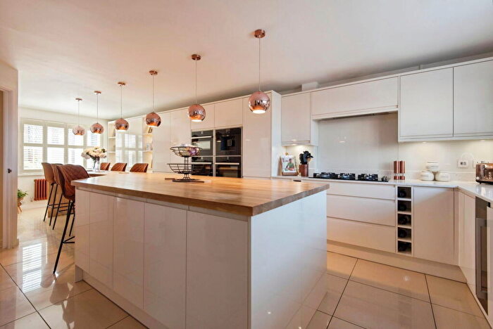 5 Bedroom Detached House For Sale In Coneygate, Meppershall, Shefford, SG17
