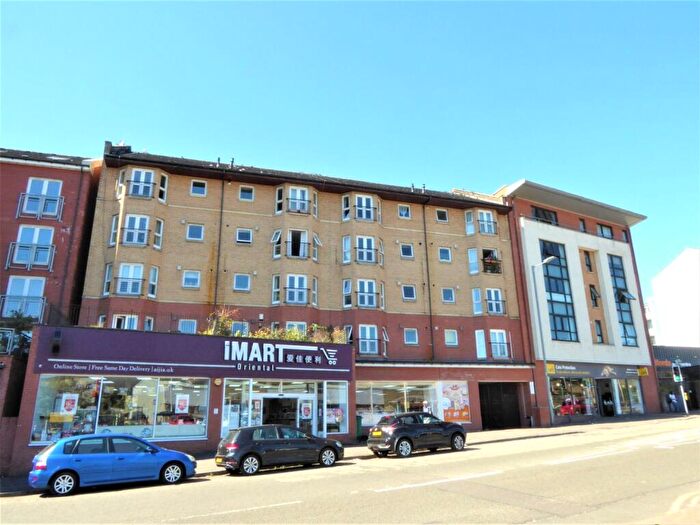 2 Bedroom Flat To Rent In Crow Road, Glasgow, G11