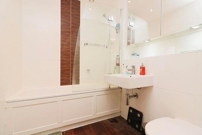 2 Bedroom Flat For Sale In Charrington Place, St Albans, AL1