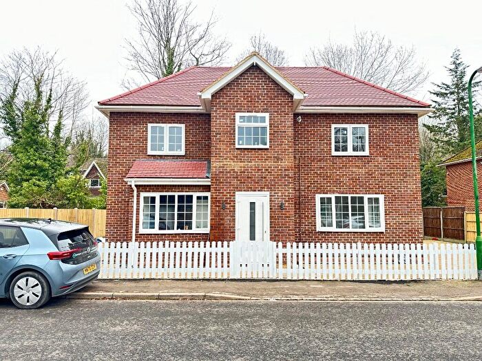 5 Bedroom Detached House For Sale In Millstream Way, HP10