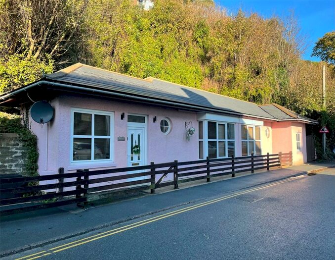 Houses for sale & to rent in SA69 9ES, The Strand, Saundersfoot