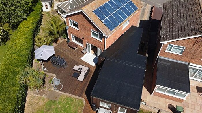 4 Bedroom Detached House For Sale In Camellia Close, Margate, CT9 - Photo 2