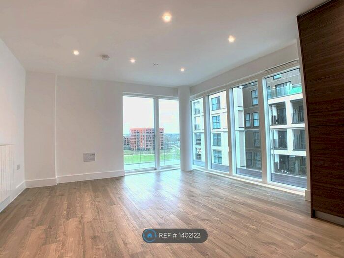 2 Bedroom Flat To Rent In Larkin House, London, SE3