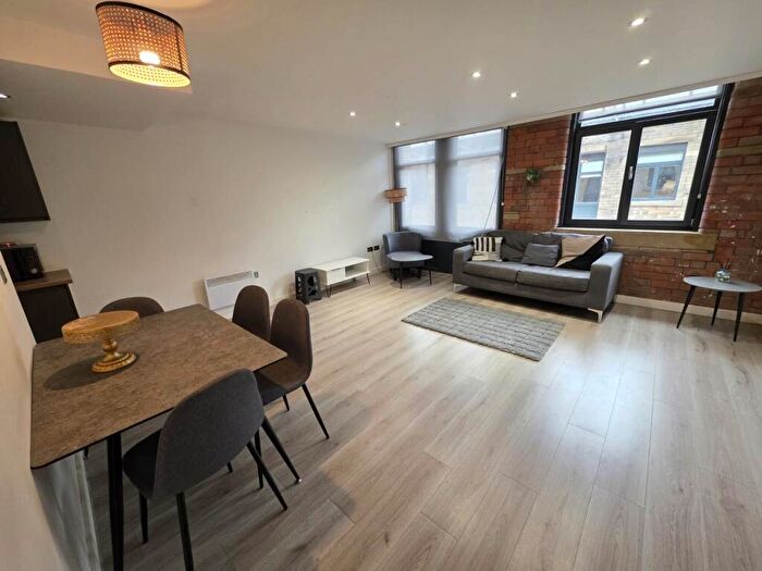 2 Bedroom Flat To Rent In Conditioning House, Cape Street, BD1