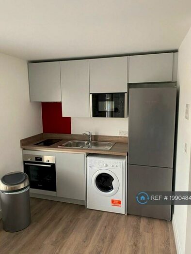 Studio To Rent In Fordwych Road, London, NW2