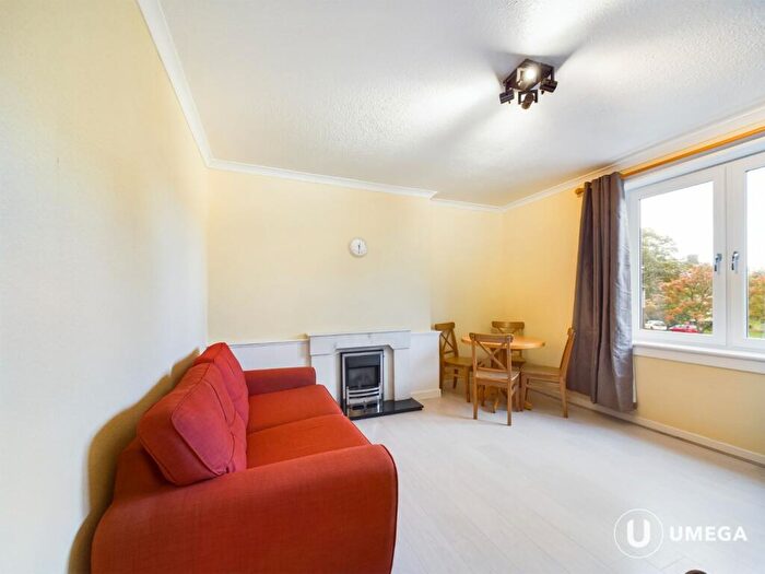 2 Bedroom Apartment To Rent In Hutchison Place, Chesser, Edinburgh, EH14