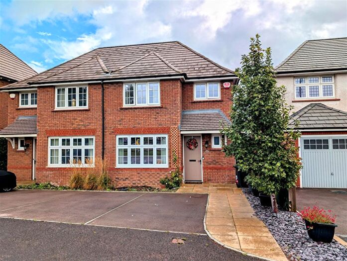 3 Bedroom Semi-detached House For Sale In Wintour Drive, Lydney, GL15