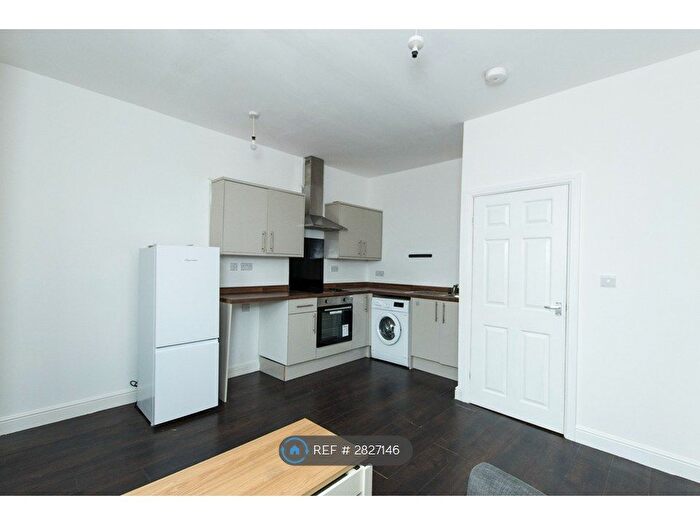 1 Bedroom Flat To Rent In Dovercastle, Nottingham, NG7
