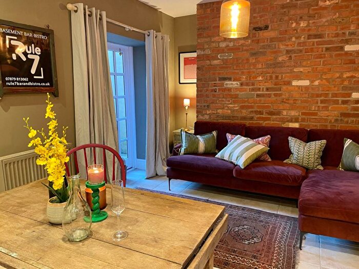 1 Bedroom Flat To Rent In Trinity Street, Taunton, TA1