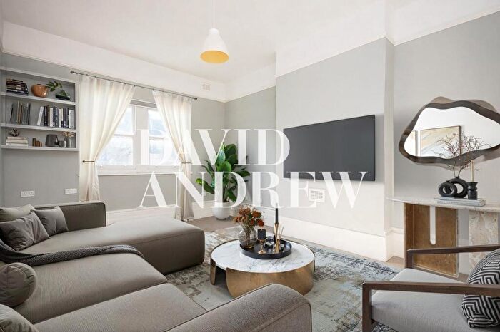 1 Bedroom Flat To Rent In Finsbury Park Road, N4