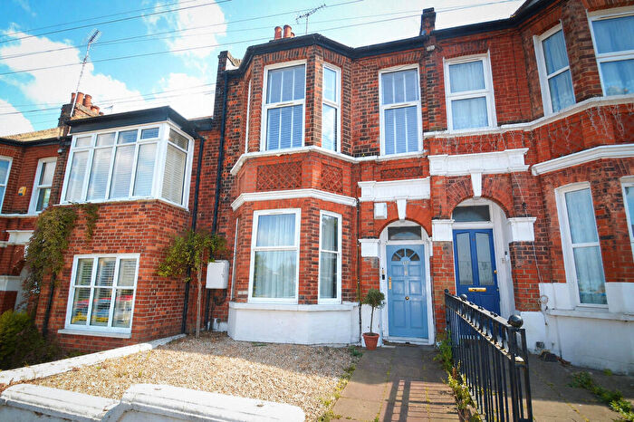 2 Bedroom Flat For Sale In Plum Lane, London, SE18