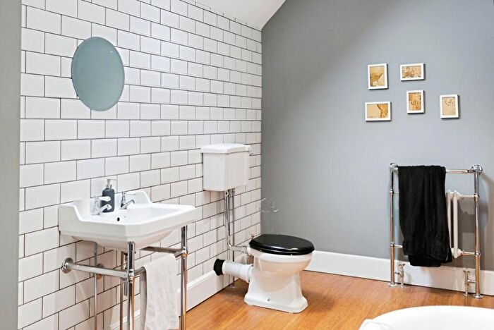 2 Bedroom Apartment To Rent In Bridge Street Row West, , Chester, CH1