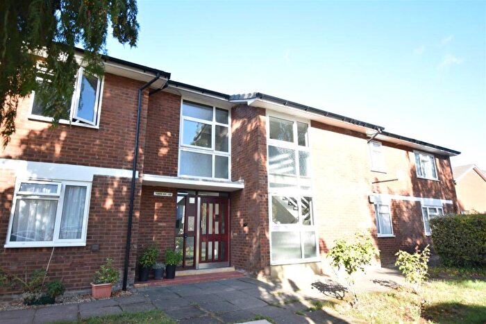2 Bedroom Apartment To Rent In Anglesea Road, Kingston Upon Thames, KT1