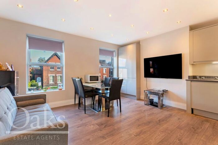 3 Bedroom Flat To Rent In Elgin Road, Addiscombe, Croydon, CR0