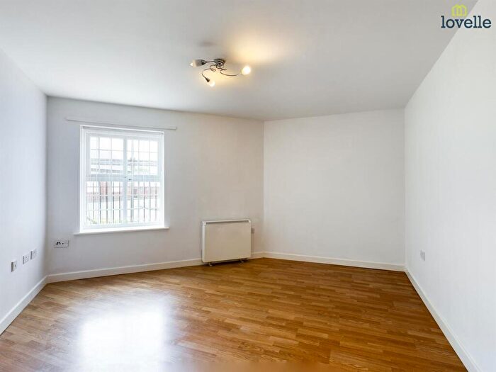 2 Bedroom Flat To Rent In Cambrai Close, Lincoln, LN1