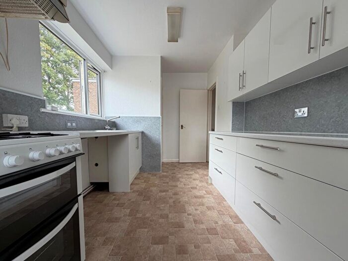 2 Bedroom Flat To Rent In Goring Street, Goring-by-Sea, BN12