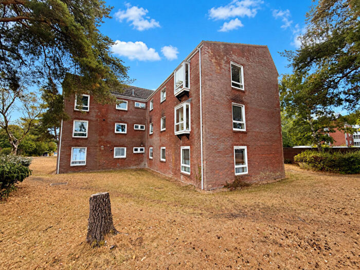 2 Bedroom Flat For Sale In Hasler Road, Canford Heath, Poole, BH17