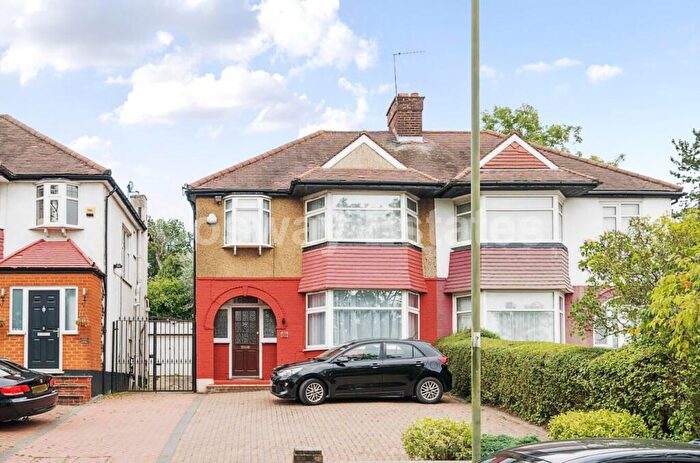 4 Bedroom Semi-Detached House To Rent In Glendor Gardens, Mill Hill, NW7