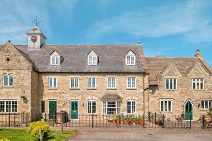 1 Bedroom Apartment To Rent In Heathfield, Bletchingdon, OX5