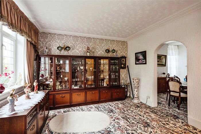 3 Bedroom Detached House For Sale In Middle Road, Ravenhill, Swansea, SA5