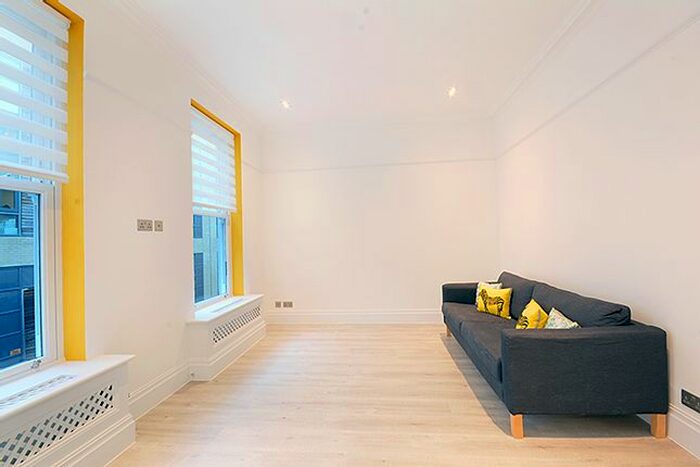 4 Bedroom Mews To Rent In Chenies Mews, London, WC1E