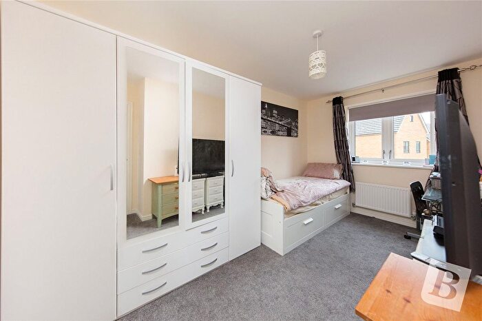 3 Bedroom End Of Terrace House For Sale In Bumpstead Mead, Aveley, South Ockendon, Essex, RM15