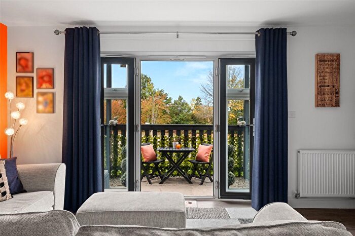 2 Bedroom Flat For Sale In Johnstone Close, Bracknell, Berkshire, RG12