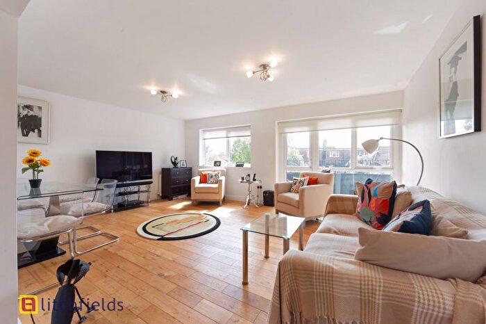 2 Bedroom Flat To Rent In Temple Fortune Lane, Hampstead Garden Suburb, NW11