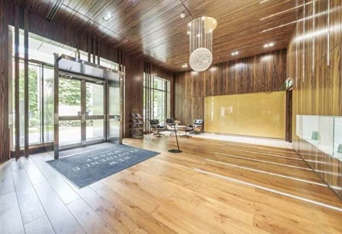 Studio To Rent In Ontario Tower, Fairmont Avenue, Blackwall, Canary Wharf, London, E14