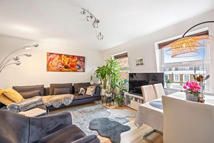 2 Bedroom Flat To Rent In Torriano Avenue, Kentish Town, NW5