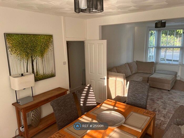 3 Bedroom Terraced House To Rent In Cuxton Road, Rochester, ME2