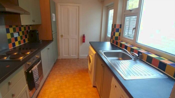5 Bedroom Terraced House To Rent In Granby Gardens, Reading, RG1