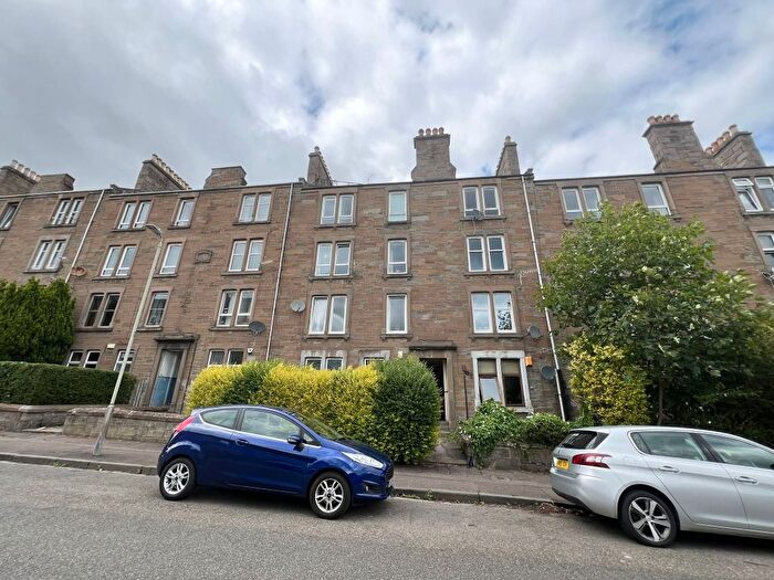 2 Bedroom Flat To Rent In Scott Street, West End, Dundee, DD2