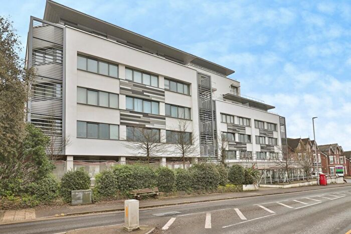 2 Bedroom Flat For Sale In Parkstone Road, Poole, Dorset, BH15