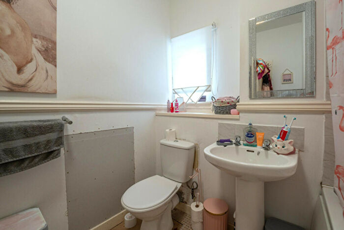 1 Bedroom Flat For Sale In Main Street, Bellshill, ML4