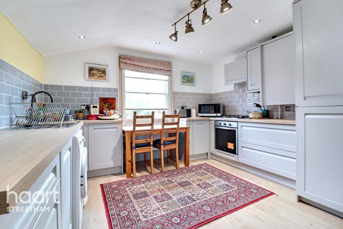 4 Bedroom Flat To Rent In Gipsy Road, London, SE27