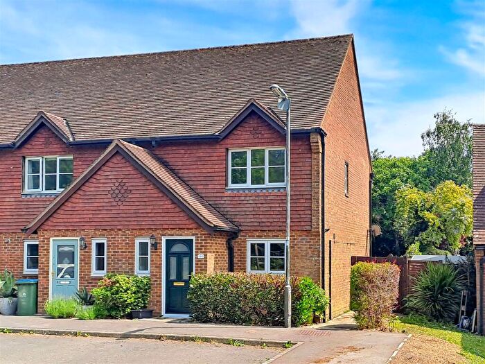 3 Bedroom End Of Terrace House For Sale In Furlong Close, Fontwell, BN18